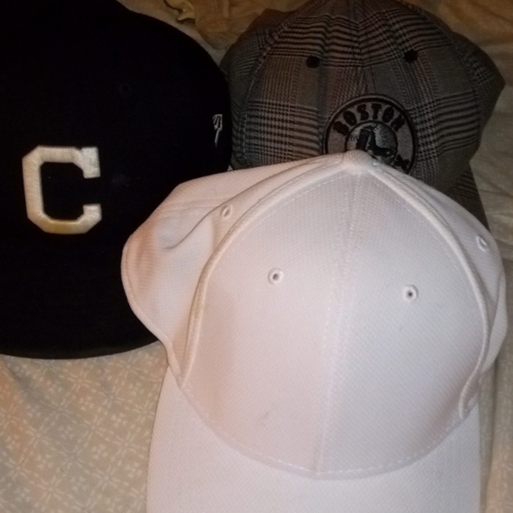 Men's set of three fitted baseball caps